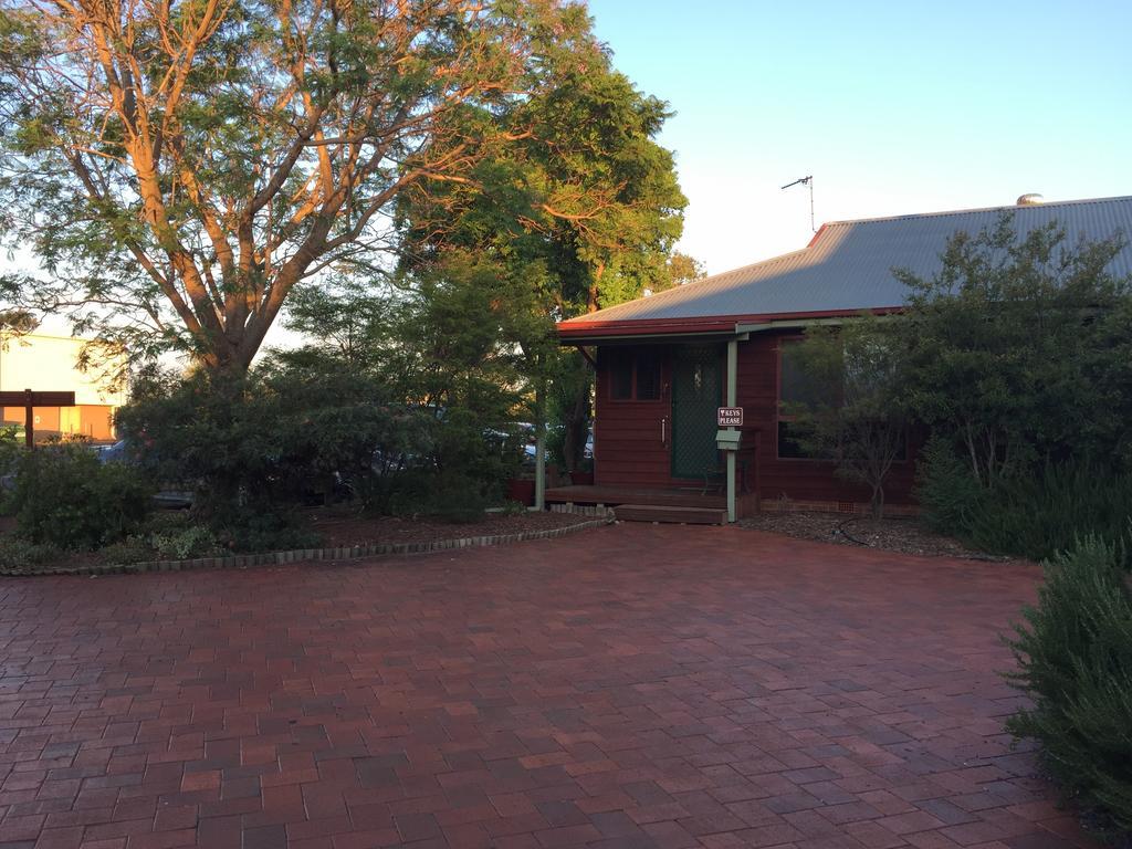 Aussie Cabins Hotel Dubbo Exterior foto